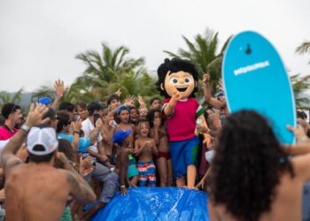 Medininha Surf Day reúne crianças em Maresias e celebra o esporte na cidade