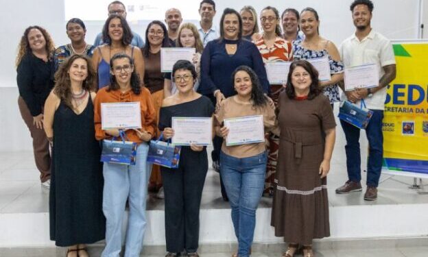 Exposição ‘Quem ensina também escreve’ reúne professores escritores e celebra a produção literária dos educadores