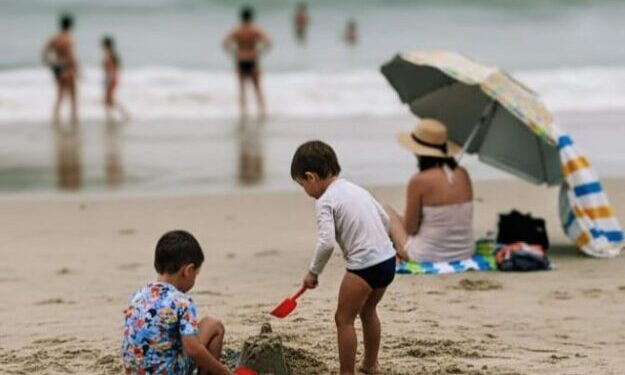 Prefeitura de São Sebastião reforça cuidados com crianças nas praias durante o verão