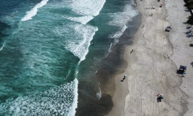 Prefeitura de São Sebastião reforça orientações de segurança no mar para evitar acidentes durante o verão