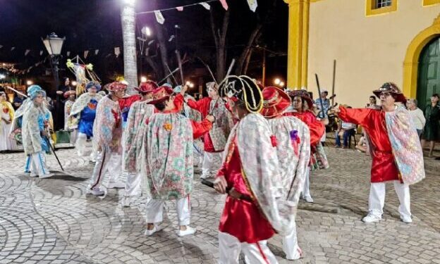 Tradicional Festa da Congada de São Benedito ocorre no dia 18, no bairro São Francisco