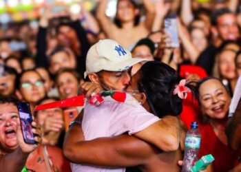 Shows de Wesley Safadão e Ana Castela reúnem mais de 90 mil pessoas na Rua da Praia
