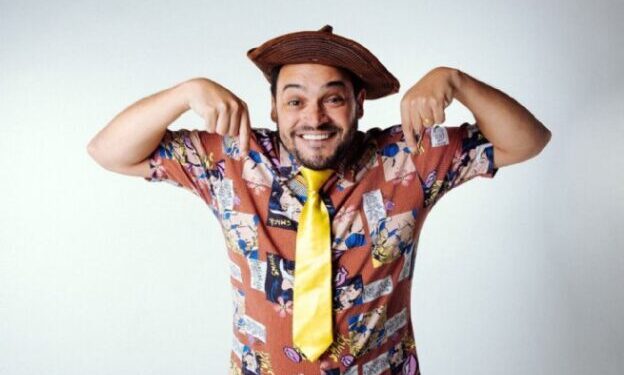 Humorista Matheus Ceará apresenta espetáculo ‘Desculpa eu ter vindo!’ em duas sessões no Teatro Municipal