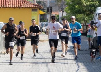 Retirada dos kits da Corrida do Padroeiro 2026 ocorre no Centro e na Costa Sul neste sábado
