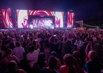 Jorge & Mateus bate recorde de público e reúne mais de 71 mil pessoas no Verão Show 2026 em São Sebastião