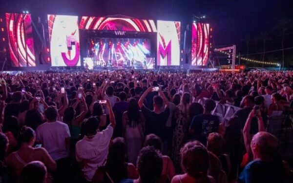 Jorge & Mateus bate recorde de público e reúne mais de 71 mil pessoas no Verão Show 2026 em São Sebastião