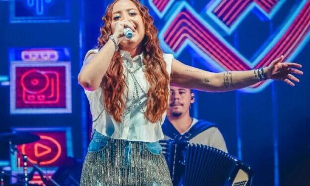 Milhares de pessoas lotam a Praça Pôr do Sol no encerramento do Festival de Verão