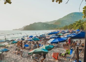 Carnaval 2026 deve movimentar São Sebastião com cerca de 500 mil turistas e alta taxa de ocupação hoteleira