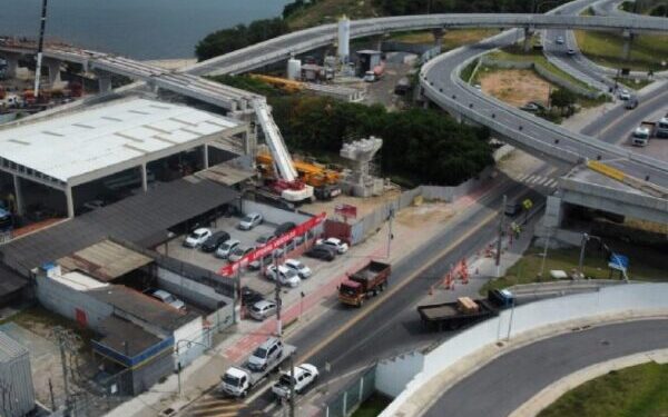 Governador vistoria novo acesso viário ao Porto de São Sebastião que tem 92% das obras concluídas