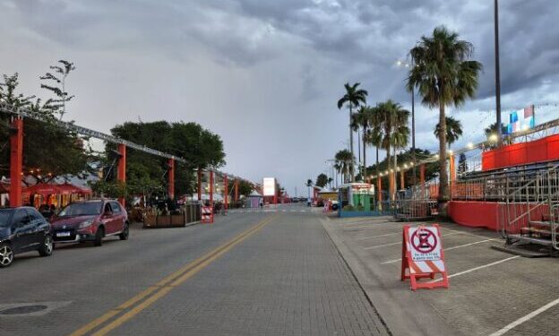 Avenida da Praia tem interdição a partir das 17h nos dias de folia em São Sebastião