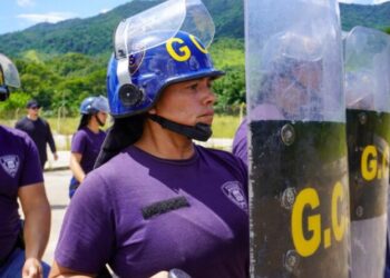 4ª turma da Polícia Municipal participa de curso de Controle de Distúrbios Civis com uso de Choque