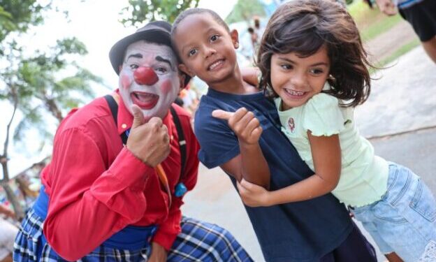 Parquinho Solidário reúne cerca de 1.300 crianças em São Sebastião e marca noite de inclusão e solidariedade