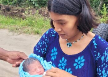 SAMU e Defesa Civil resgatam parturiente e recém-nascido de aldeia alagada