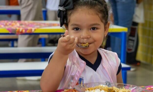 Escolas da rede municipal de São Sebastião celebram o Dia do Caiçara com cardápio especial