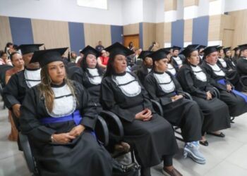 Prefeitura de São Sebastião celebra formatura de agentes comunitários de saúde e de combate às endemias no Curso Saúde com Agente