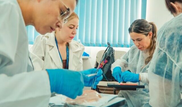 Coren-SP promove capacitação em sutura e amplia autonomia da enfermagem no HCSS