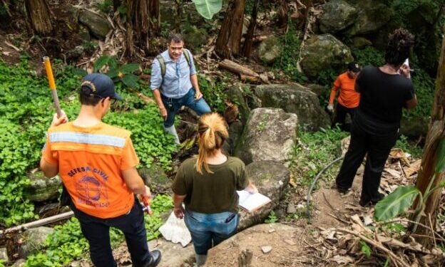 Comitiva da UFRJ realiza visita técnica no Morro do Abrigo para avanço do Projeto Sabo em São Sebastião