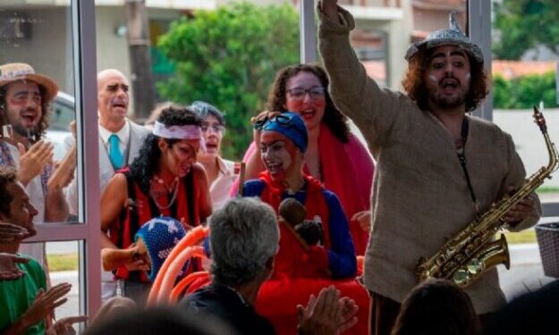 Fundass leva Caravana da Cultura com muita arte gratuita e movimenta Boiçucanga neste sábado