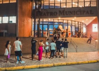 Teatro de São Sebastião supera 25 mil pessoas e amplia programação cultural em 2026