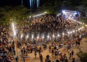 Luau na Enseada anima feriado prolongado de Páscoa com música e forró à beira-mar
