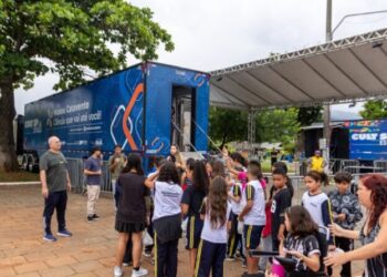 Alunos da rede municipal participam de ações culturais do programa CultSP na Estrada em São Sebastião