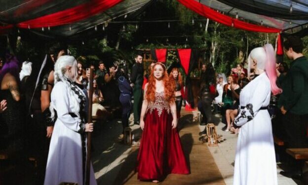 Escritora de São Sebastião lança novo livro e reúne público em evento em Ribeirão Pires