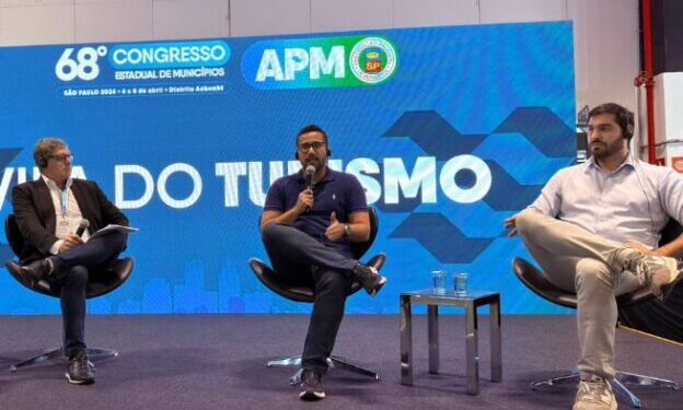 São Sebastião participa de congresso estadual de turismo e apresenta case ‘Verão Show’