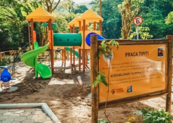 Prefeitura e Associação Renova Camburizinho entregam parquinho na Praça Tipiti, no Sertão de Cambury