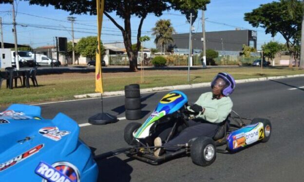 Prefeitura de São Sebastião promove ação ‘Kart Terapia’ voltada para pessoas com deficiência