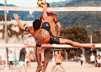 Copa Pé na Areia do Circuito MM Futevôlei reúne atletas estaduais em Boiçucanga