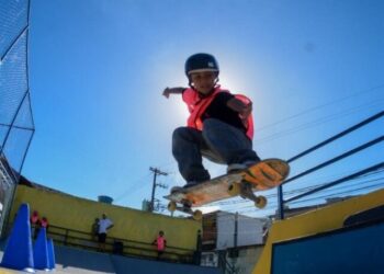  ‘Ho Ho Day’ movimenta Rua da Praia com tributo ao legado do professor ‘Tio Rô’ da Skate Salva