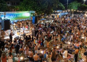 Dj Bico, Gustavo Maré e Banda Alegra comandam edição do Luau Arrastão a partir das 18h deste sábado