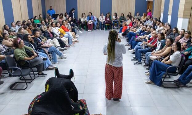 Brincadeiras populares e danças afro-brasileiras orientam formação de professores em São Sebastião