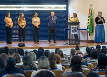 Fórum Vozes da Inclusão debate neurodiversidade e direitos em São Sebastião