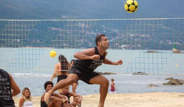Copa Haru de Futevôlei agita a Praia Preta no domingo com esporte e solidariedade
