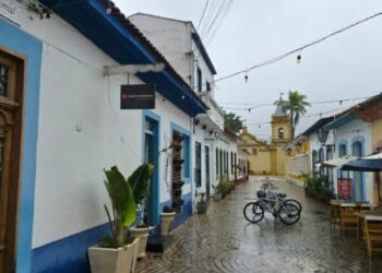 Fiscalização orienta comércios do Centro sobre cumprimento das regras de funcionamento