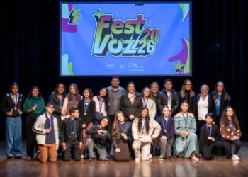Talento, emoção e aplausos marcam a grande final do FestVoz na categoria Anos Finais