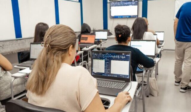 Qualificação profissional para mulheres é ampliada com cinco cursos gratuitos em São Sebastião
