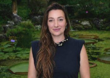 Exposição ‘VORTEX’, de Leila Bertó, transforma resíduos em arte e promove reflexão em São Sebastião