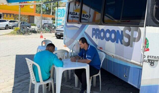 Procon Itinerante leva atendimento a população no Centro e na Costa Sul de São Sebastião