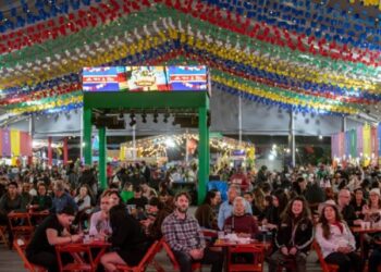 Arraiá Caiçara movimenta turismo com mais de 18 mil visitantes e segue até domingo em São Sebastião