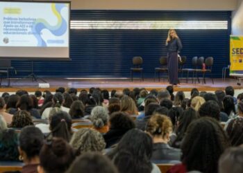 São Sebastião conclui formação de 280 profissionais e fortalece educação inclusiva nas escolas