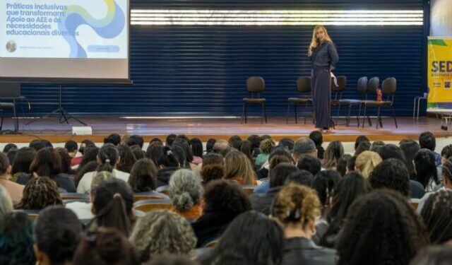 São Sebastião conclui formação de 280 profissionais e fortalece educação inclusiva nas escolas