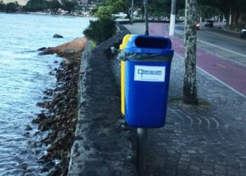 Sesep substitui lixeiras vandalizadas na Praia Deserta e reforça pedido de preservação do patrimônio público