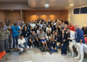 Paciente tetraplégico recebe alta após 10 meses e agradece acolhimento no Hospital de São Sebastião