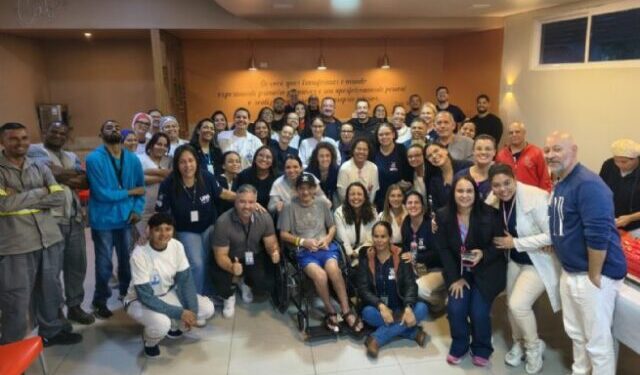 Paciente tetraplégico recebe alta após 10 meses e agradece acolhimento no Hospital de São Sebastião
