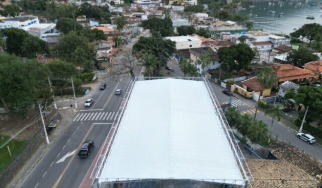 Obras de revitalização da quadra do CAE São Francisco avançam e atingem 50% de execução após cobertura