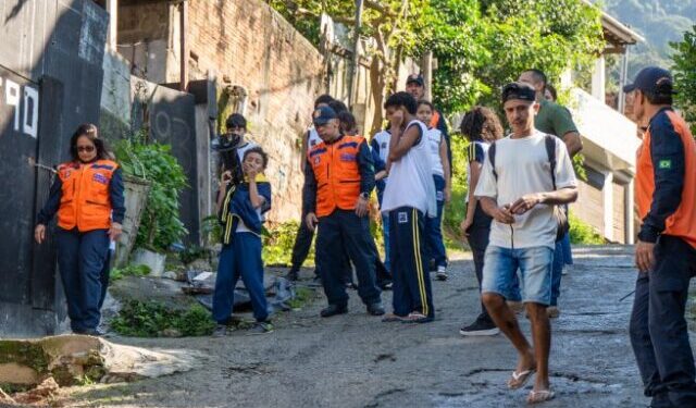 Simulado de evacuação em Maresias mobiliza moradores e testa resposta a situações de risco