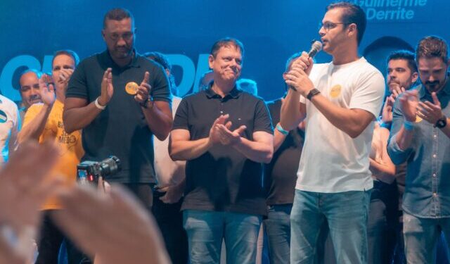Reinaldinho recebe Tarcísio e reúne lideranças  estaduais em São Sebastião