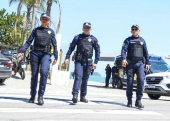 GCM de São Sebastião prende motorista por embriaguez e captura procurado da Justiça no Centro
